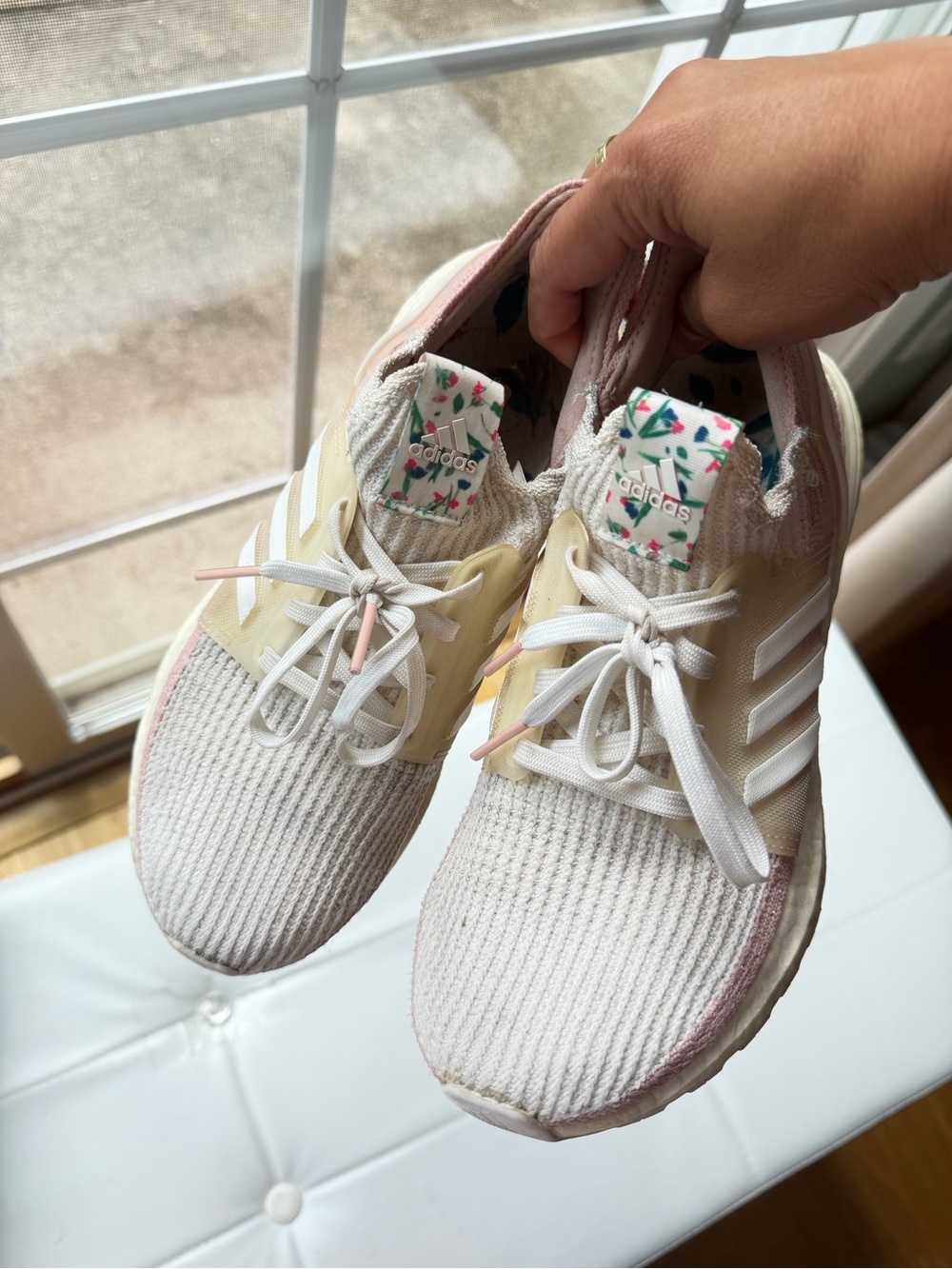 Adidas Women’s UltraBoost 19 “White Pink Spirit” size 7
